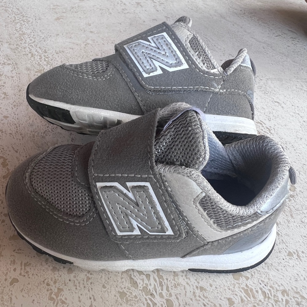New Balance 574 NEW-B Hook & Loop Sneakers